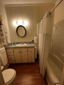 BH-bath-for-Queen-room