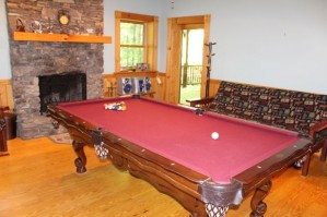 Buckberry Lodge lower level pool table