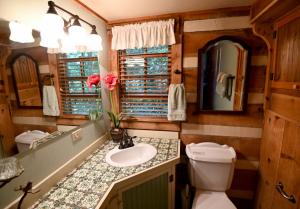 Laurel.Rd .Bathroom.Chambers.Realty-3